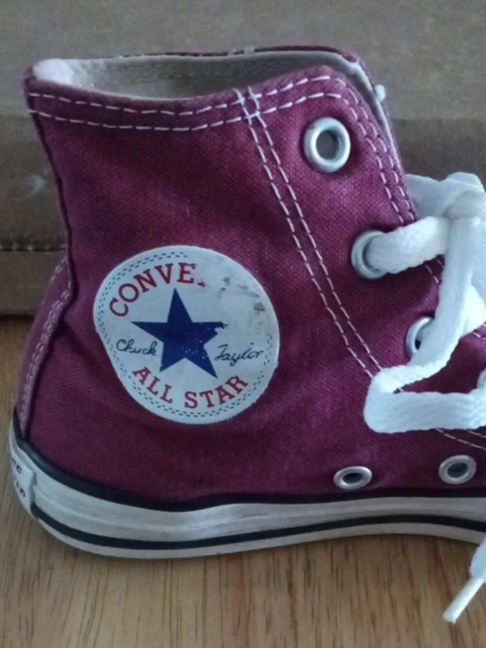 Chuck Taylor Converse All Stars Red High Tops